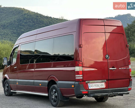 Красный Мерседес Sprinter, объемом двигателя 2.99 л и пробегом 350 тыс. км за 26999 $, фото 16 на Automoto.ua