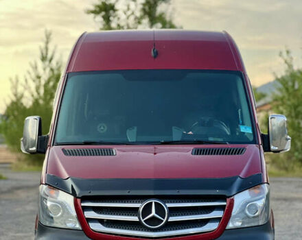 Красный Мерседес Sprinter, объемом двигателя 2.99 л и пробегом 350 тыс. км за 26999 $, фото 2 на Automoto.ua