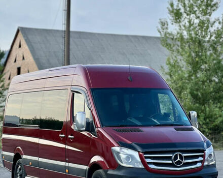 Красный Мерседес Sprinter, объемом двигателя 2.99 л и пробегом 350 тыс. км за 26999 $, фото 4 на Automoto.ua