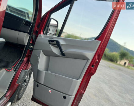 Красный Мерседес Sprinter, объемом двигателя 2.99 л и пробегом 350 тыс. км за 26999 $, фото 39 на Automoto.ua