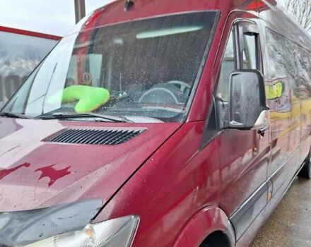 Красный Мерседес Sprinter, объемом двигателя 2.2 л и пробегом 500 тыс. км за 17500 $, фото 3 на Automoto.ua