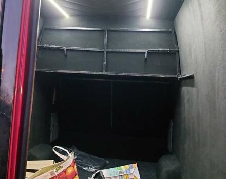 Красный Мерседес Sprinter, объемом двигателя 2.14 л и пробегом 255 тыс. км за 40000 $, фото 4 на Automoto.ua