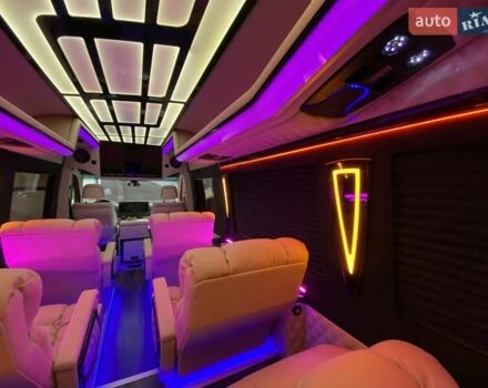 Красный Мерседес Sprinter, объемом двигателя 2.14 л и пробегом 310 тыс. км за 67499 $, фото 7 на Automoto.ua