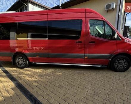 Красный Мерседес Sprinter, объемом двигателя 2.14 л и пробегом 310 тыс. км за 67499 $, фото 2 на Automoto.ua