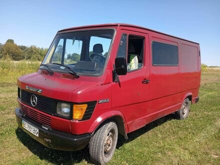Мерседес Sprinter 1981 в Калуше на Automoto.ua Красный Мерседес Sprinter, объемом двигателя 2 л и пробегом 455 тыс. км за 1600 $, фото 1 на Automoto.ua