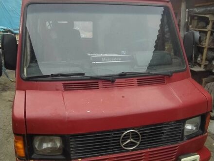 Червоний Мерседес Sprinter, об'ємом двигуна 2.3 л та пробігом 800 тис. км за 1999 $, фото 1 на Automoto.ua