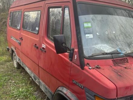 Красный Мерседес Sprinter, объемом двигателя 0 л и пробегом 362 тыс. км за 1150 $, фото 1 на Automoto.ua