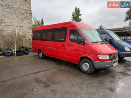 Красный Мерседес Sprinter, объемом двигателя 2.9 л и пробегом 500 тыс. км за 12000 $, фото 1 на Automoto.ua