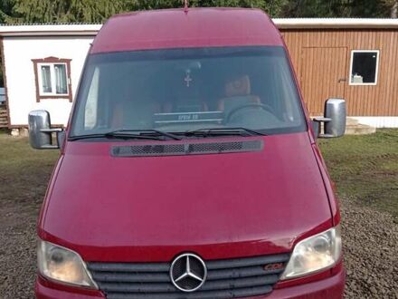 Красный Мерседес Sprinter, объемом двигателя 2 л и пробегом 250 тыс. км за 8500 $, фото 1 на Automoto.ua
