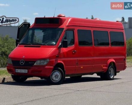 Красный Мерседес Sprinter, объемом двигателя 2.2 л и пробегом 716 тыс. км за 8000 $, фото 1 на Automoto.ua