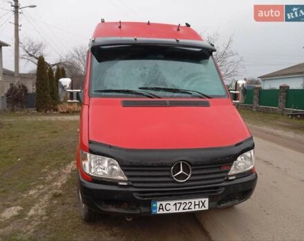 Красный Мерседес Sprinter, объемом двигателя 2.69 л и пробегом 700 тыс. км за 6000 $, фото 1 на Automoto.ua