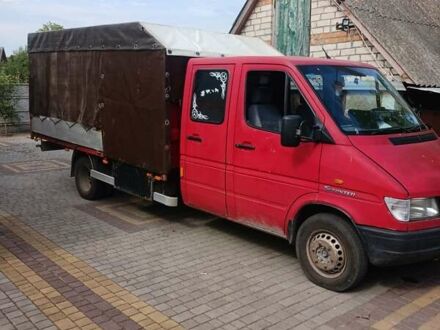 Красный Мерседес Sprinter, объемом двигателя 2.9 л и пробегом 755 тыс. км за 10000 $, фото 1 на Automoto.ua