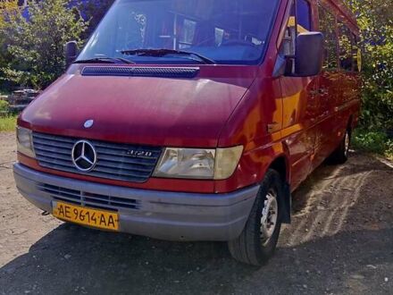 Червоний Мерседес Sprinter, об'ємом двигуна 2.9 л та пробігом 300 тис. км за 9500 $, фото 1 на Automoto.ua