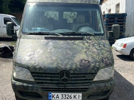 Красный Мерседес Sprinter, объемом двигателя 2.1 л и пробегом 350 тыс. км за 4000 $, фото 1 на Automoto.ua