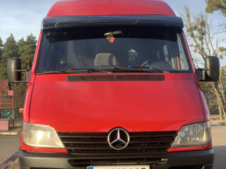 Красный Мерседес Sprinter, объемом двигателя 2.15 л и пробегом 270 тыс. км за 8000 $, фото 1 на Automoto.ua