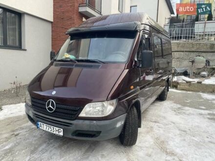 Красный Мерседес Sprinter, объемом двигателя 2.2 л и пробегом 370 тыс. км за 8500 $, фото 1 на Automoto.ua
