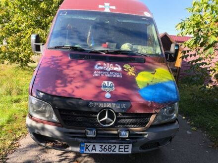 Красный Мерседес Sprinter, объемом двигателя 2.2 л и пробегом 700 тыс. км за 4824 $, фото 1 на Automoto.ua