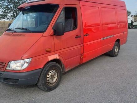 Красный Мерседес Sprinter, объемом двигателя 2.15 л и пробегом 345 тыс. км за 8900 $, фото 1 на Automoto.ua