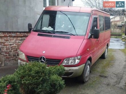 Красный Мерседес Sprinter, объемом двигателя 2.2 л и пробегом 450 тыс. км за 7993 $, фото 1 на Automoto.ua