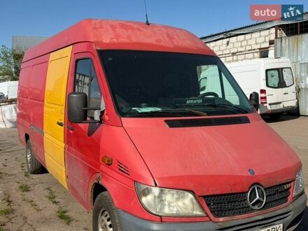 Красный Мерседес Sprinter, объемом двигателя 2.69 л и пробегом 915 тыс. км за 5800 $, фото 1 на Automoto.ua