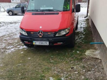 Красный Мерседес Sprinter, объемом двигателя 2.15 л и пробегом 375 тыс. км за 8700 $, фото 1 на Automoto.ua