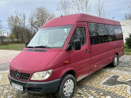 Красный Мерседес Sprinter, объемом двигателя 2.7 л и пробегом 600 тыс. км за 5500 $, фото 1 на Automoto.ua