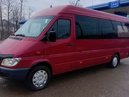 Красный Мерседес Sprinter, объемом двигателя 2.69 л и пробегом 605 тыс. км за 6400 $, фото 1 на Automoto.ua