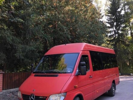 Красный Мерседес Sprinter, объемом двигателя 2 л и пробегом 390 тыс. км за 8500 $, фото 1 на Automoto.ua