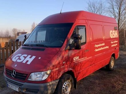 Червоний Мерседес Sprinter, об'ємом двигуна 2.15 л та пробігом 465 тис. км за 9800 $, фото 1 на Automoto.ua