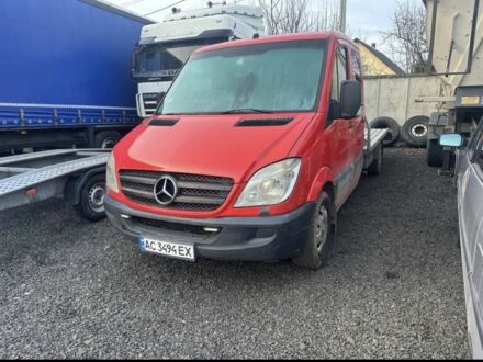 Красный Мерседес Sprinter, объемом двигателя 2.1 л и пробегом 300 тыс. км за 10500 $, фото 1 на Automoto.ua