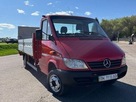 Червоний Мерседес Sprinter, об'ємом двигуна 2.7 л та пробігом 318 тис. км за 18900 $, фото 1 на Automoto.ua