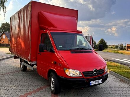 Красный Мерседес Sprinter, объемом двигателя 2.2 л и пробегом 550 тыс. км за 12000 $, фото 1 на Automoto.ua