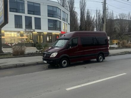 Красный Мерседес Sprinter, объемом двигателя 2.1 л и пробегом 430 тыс. км за 10000 $, фото 1 на Automoto.ua