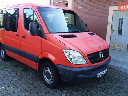 Мерседес Sprinter 2007 у Києві на Automoto.ua Червоний Мерседес Sprinter, об'ємом двигуна 2.15 л та пробігом 243 тис. км за 10800 $, фото 1 на Automoto.ua