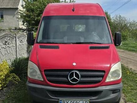 Мерседес Sprinter 2007 у Хмельницькому на Automoto.ua Червоний Мерседес Sprinter, об'ємом двигуна 2.15 л та пробігом 311 тис. км за 9700 $, фото 1 на Automoto.ua