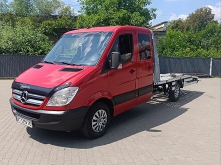 Красный Мерседес Sprinter, объемом двигателя 2.15 л и пробегом 335 тыс. км за 12800 $, фото 1 на Automoto.ua