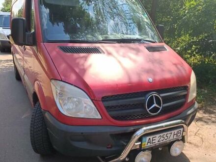 Красный Мерседес Sprinter, объемом двигателя 2.1 л и пробегом 494 тыс. км за 11700 $, фото 1 на Automoto.ua