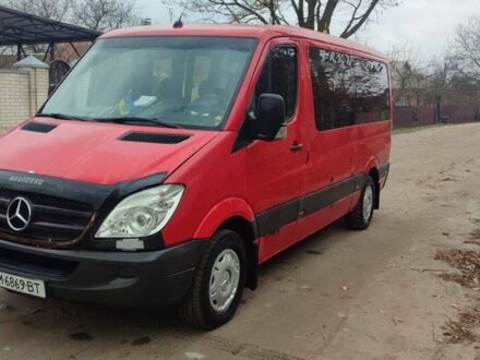 Красный Мерседес Sprinter, объемом двигателя 2.15 л и пробегом 100 тыс. км за 9000 $, фото 1 на Automoto.ua