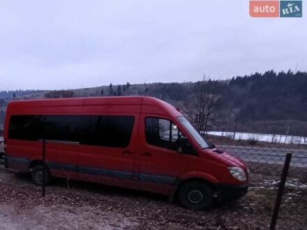 Красный Мерседес Sprinter, объемом двигателя 2.1 л и пробегом 150 тыс. км за 10000 $, фото 1 на Automoto.ua