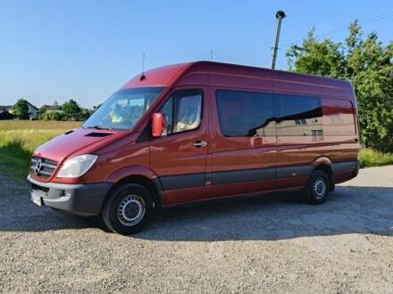 Красный Мерседес Sprinter, объемом двигателя 2.7 л и пробегом 220 тыс. км за 15300 $, фото 1 на Automoto.ua
