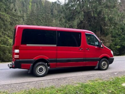 Красный Мерседес Sprinter, объемом двигателя 2.1 л и пробегом 620 тыс. км за 12500 $, фото 1 на Automoto.ua