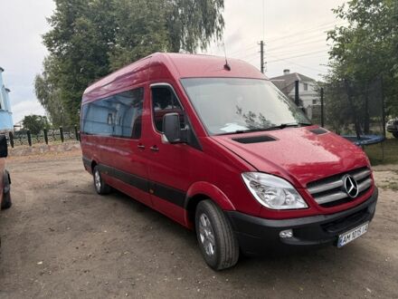 Красный Мерседес Sprinter, объемом двигателя 3 л и пробегом 470 тыс. км за 13657 $, фото 1 на Automoto.ua