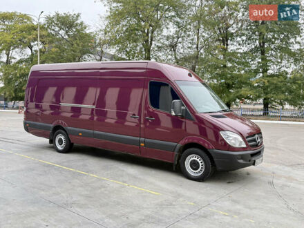 Красный Мерседес Sprinter, объемом двигателя 2.2 л и пробегом 390 тыс. км за 12900 $, фото 1 на Automoto.ua