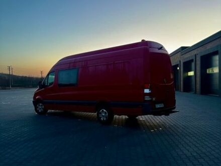 Красный Мерседес Sprinter, объемом двигателя 2.1 л и пробегом 810 тыс. км за 10000 $, фото 1 на Automoto.ua