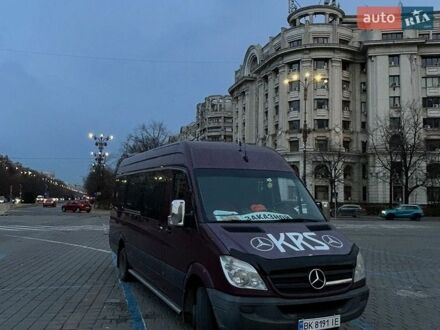 Красный Мерседес Sprinter, объемом двигателя 2.99 л и пробегом 426 тыс. км за 33000 $, фото 1 на Automoto.ua