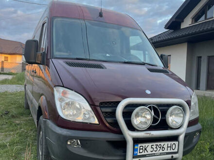 Мерседес Sprinter 2011 в Ровно на Automoto.ua Красный Мерседес Sprinter, объемом двигателя 2.14 л и пробегом 433 тыс. км за 19900 $, фото 1 на Automoto.ua