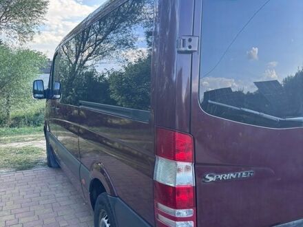 Красный Мерседес Sprinter, объемом двигателя 2.14 л и пробегом 306 тыс. км за 15500 $, фото 1 на Automoto.ua