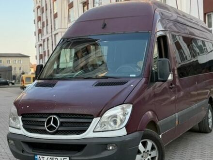 Червоний Мерседес Sprinter, об'ємом двигуна 2.99 л та пробігом 450 тис. км за 16999 $, фото 1 на Automoto.ua