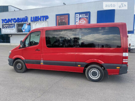 Красный Мерседес Sprinter, объемом двигателя 2.1 л и пробегом 330 тыс. км за 16500 $, фото 1 на Automoto.ua