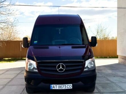 Красный Мерседес Sprinter, объемом двигателя 3 л и пробегом 681 тыс. км за 29999 $, фото 1 на Automoto.ua